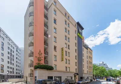 B&B Hotel Lyon Caluire Cité Internationale Hôtels à : Caluire-et-Cuire