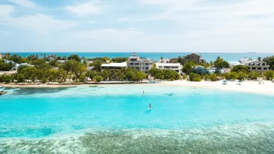 Rashu Hiyaa Hotel in zona Meeru Island Resort and Spa