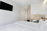 B&B HOTEL Sevilla Bormujos Hôtels à : San Juan de Aznalfarache