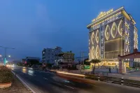 De Crown Inn Hotels near 400 600 & 800 1000 Only Manigram