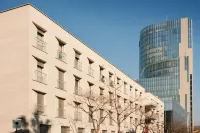 Residencia Universitaria Resa Campus del Mar - Apartemen