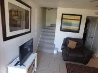 NEAR FRENCH QUARTER - 2 Bedroom Townhouse, SAFE neighbornood