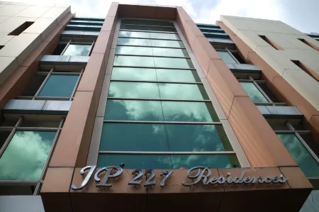 JP227 Residences Отели рядом с достопримечательностью «Бантаг Лейк Ранч»
