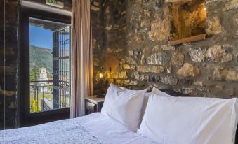 Rouga Mountain Boutique Suites & Spa