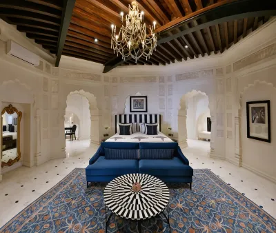 Ran Baas the Palace