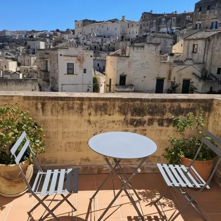 Le Tre VIE Apartment & Room