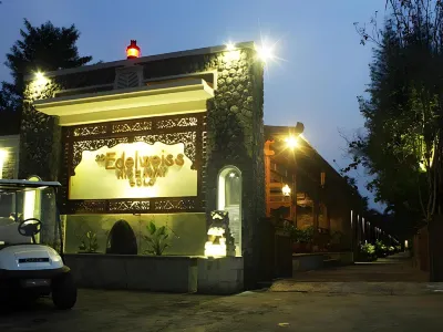 Chrome Hotel & Resort Solo Các khách sạn ở Colomadu