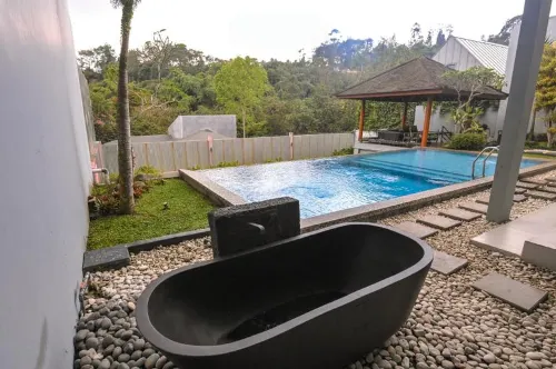 Tropical Bliss Villa by the Feelas