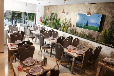 Marigold Hotel Отели рядом с достопримечательностью «Avenue Habib Bourguiba»