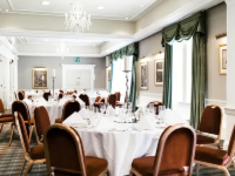 ジ エンジェル ホテル カーディフのホテル