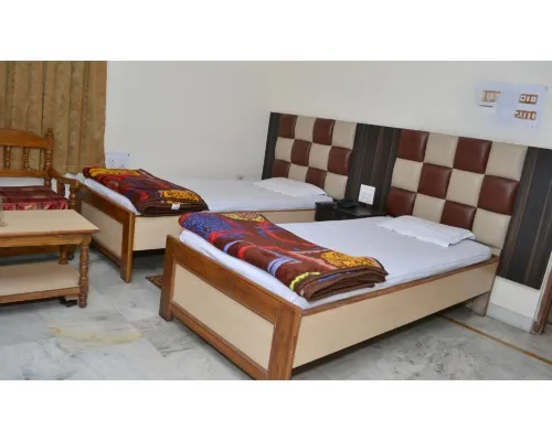 Hotel Gangotri International فنادق في دانباد