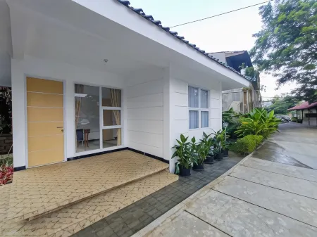 RedDoorz at Batutulis Bogor Villa Papatong by M