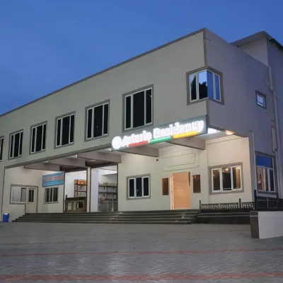 Astoria Residency Отели рядом с достопримечательностью «Озеро Ути»
