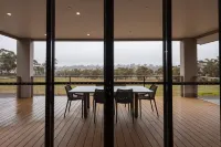 Neagles Retreat Villas Hotels in Clare