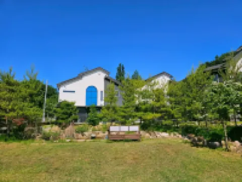 Poam Mountain Pool Villa Pension