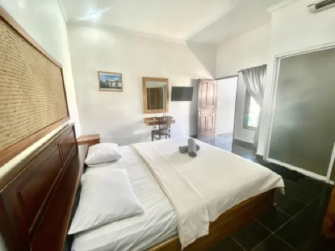 Ashana Hotel Hotels near Padang Padang