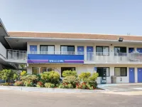 Motel 6 Springfield or  Eugene North Hotels in Springfield