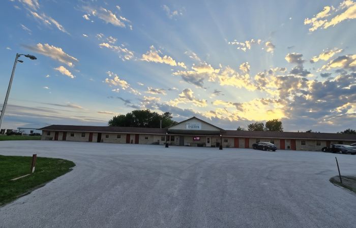 OYO Sandman Inn