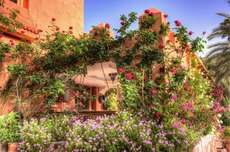 Domaine de la Roseraie Resort