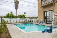 Motel 6 Gardena, CA - South - Pools