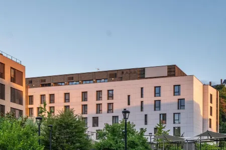 Spark by Hilton Lyon Park Saone Отели в г. Сен-Дидье-О-Мон-д'Ор