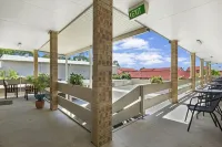 Golden Beach Motor Inn, Caloundra - parkir
