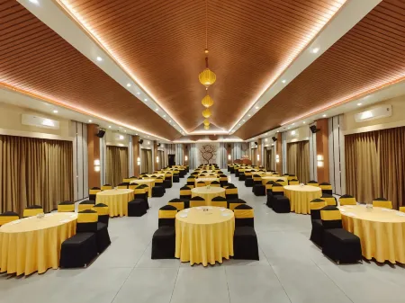 Mastiff Grand la Villae Отели в г. Джвханд Апати