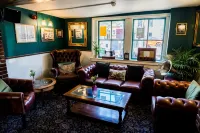 Wheatsheaf Hotel Hotel di Newport