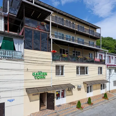 Garden Town Hotel