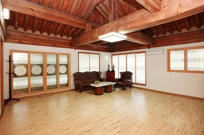 Hongcheon Kiwajib Punggyeong Hanok Stay Hotels near Palbongsan Tourist Site