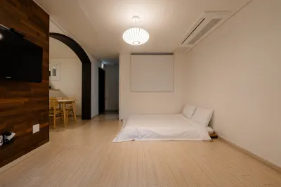 Gapyeong Imchori Buttumark Pension Cheongpyeong Station附近的飯店