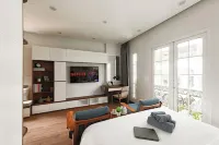 HoLo Central Hanoi - Serviced HomeStay Hoteller i Hai Bà Trưng District