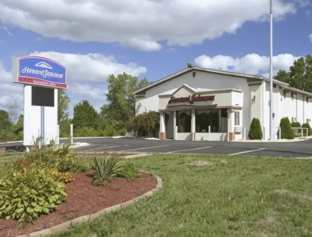 Howard Johnson by Wyndham Hartford South – Rocky Hill Отели рядом с достопримечательностью «RHHS Soccer Field»