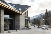 Peaks Hotel and Suites