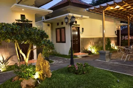 New Ramayana Pamekasan Отели в г. Pamekasan