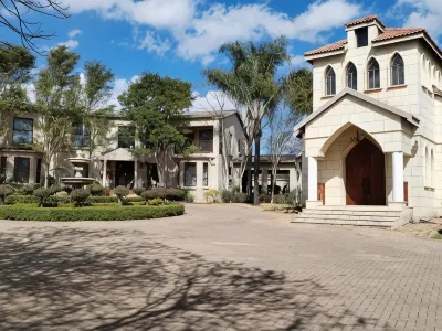 Hole in One Hotels near Misty Hills