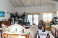 Serene 3-bedroom house in Vieux Fort with stunning views Hotel a Eau Piquant