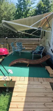 Cozy RV Cabin Sitting on a Privately owned Campground in wonderful Lincolnton NC