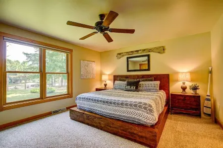 Gorgeous 5 Bedroom Lakefront Property on Eagle Lake--on the Eagle River Chain!