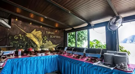 Phi Phi Banyan Villa Отели в г. Пхи-Пхи