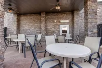 Comfort Inn Bentonville - Crystal Bridges - parking