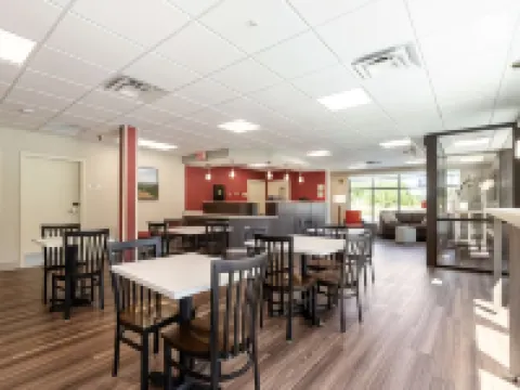 Econo Lodge Dayton North Hotels in Dayton