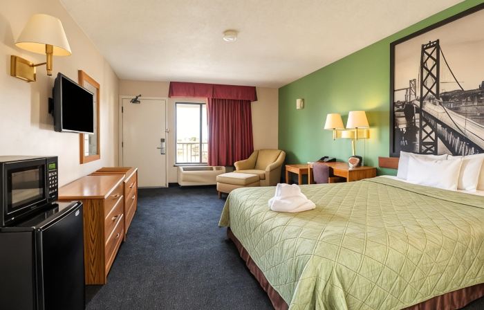 Super 8 by Wyndham Barstow
