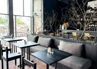 VOS Suites By BOLD - parking