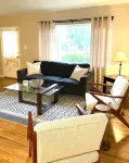 Relaxing 3 Bedroom, 2 Bathrooms. Large backyard, pool, jacuzzi + 2 patios, grill