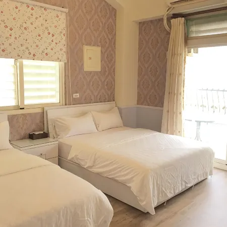 White Pinwheel B&B
