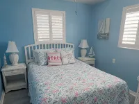 MANATEE COTTAGE:  Gulf Front 2-bedroom house Hotels in Hudson
