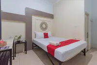 RedDoorz @ Jalan Otista Karawang Các khách sạn ở Karawang