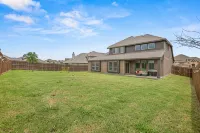 Rooftop Bliss 4br with Crib/office Space, Free parking/AC with WiFi in Mesquite - Kitchens