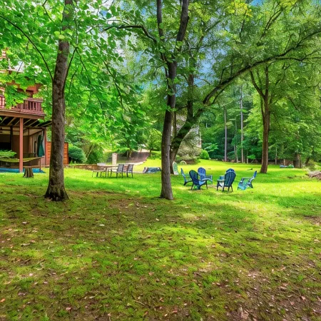 Cabin Zen. Riverfront. Hot Tub. Fire-Pit. Arcades. Pet-Friendly. Sleeps 8+